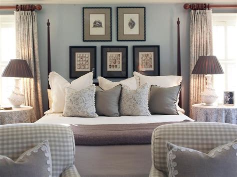is guest room one word|GUEST ROOM .
